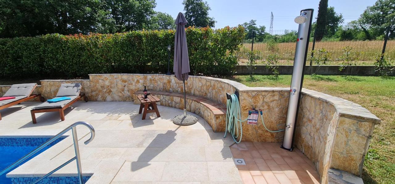 Sunny Garden Villa With Pool Loborika Exterior photo